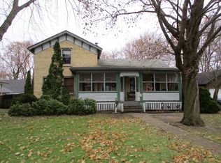 112 N Washington St, Carpentersville, IL 60110