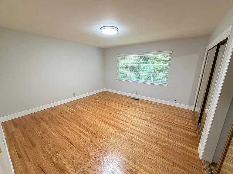2083 Donald Dr — Photo 5