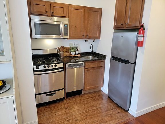 4th image of 781 Cambridge St #2