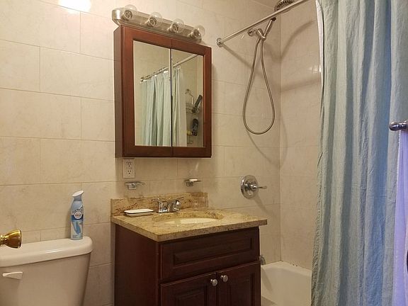 5th image of 2650 30th St APT 3F