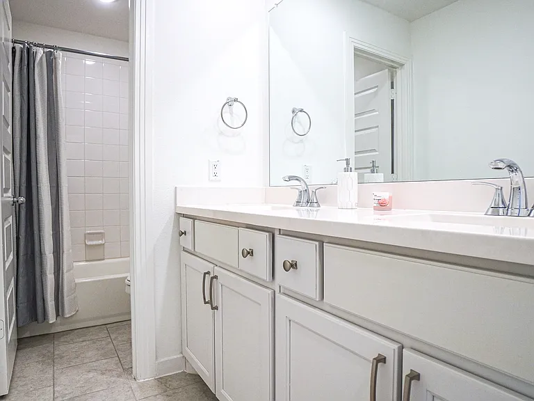 2420 Green River Rd — Photo 22