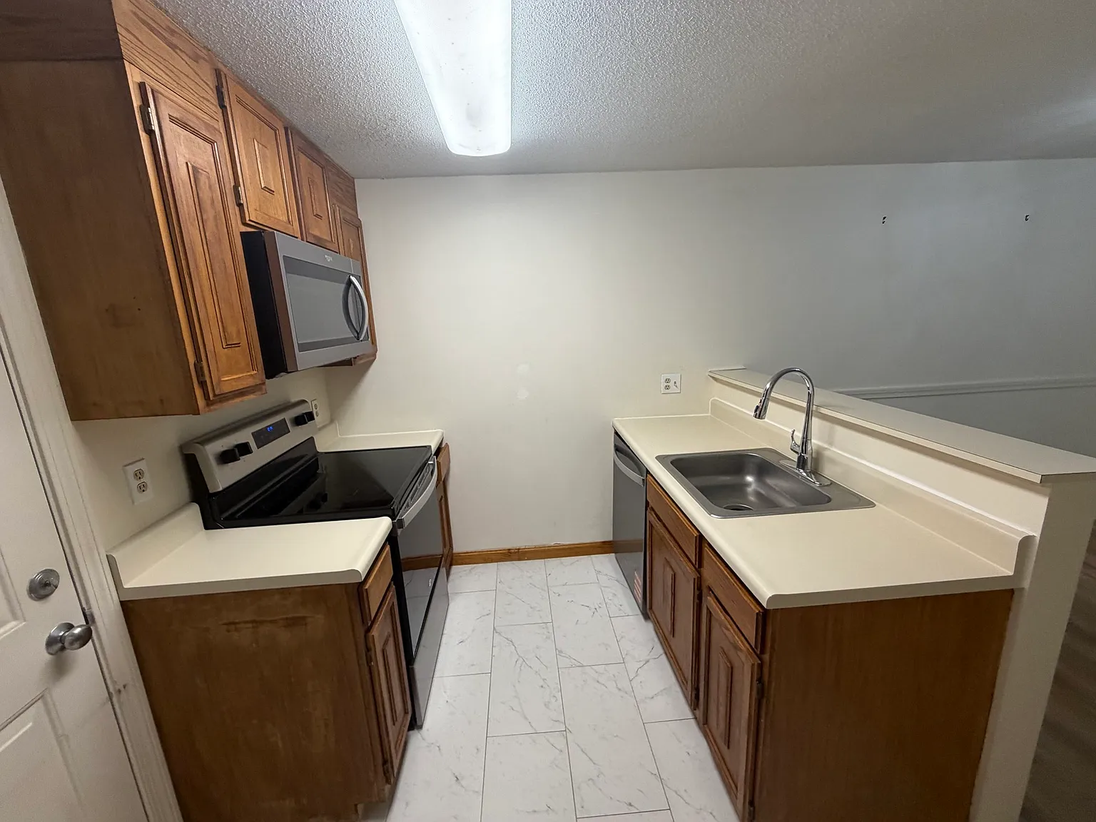 1 bed, 1.0 bath, 683 sqft, $2,100 — Photo 3