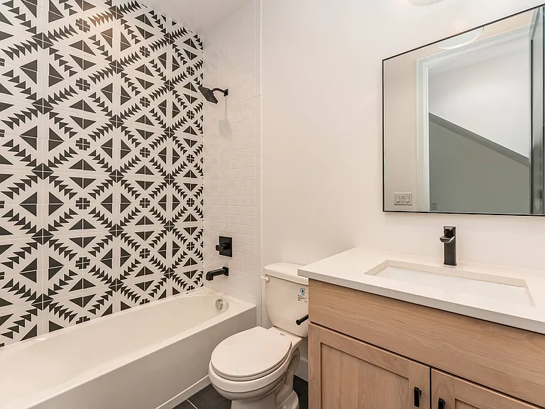 2323 Stout St — Photo 6