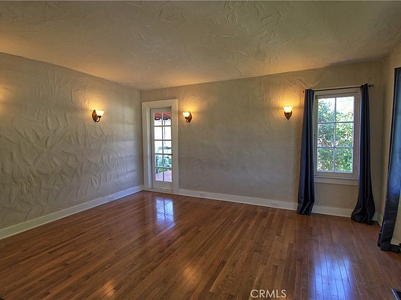 4th image of 304 Normandie Ct