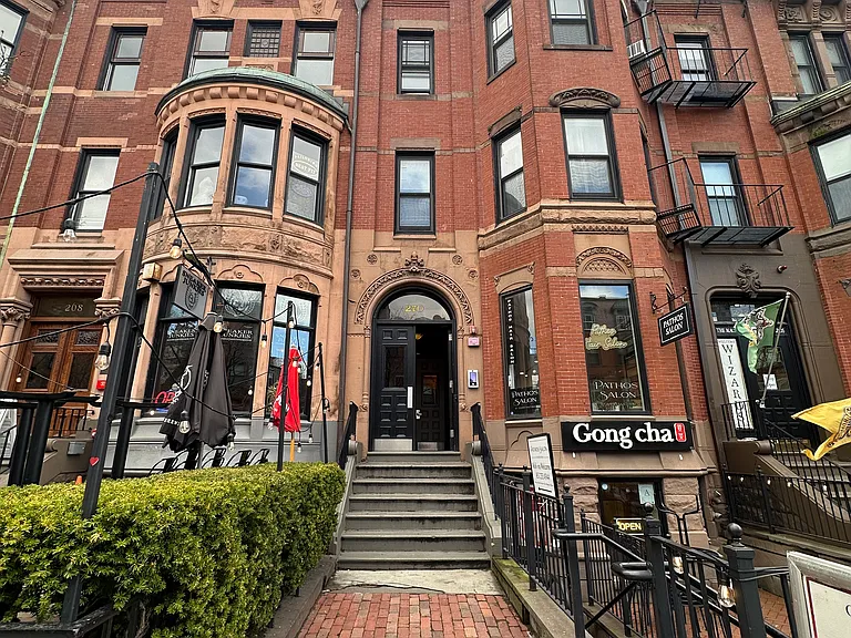 270 Newbury St #4 — Photo 1