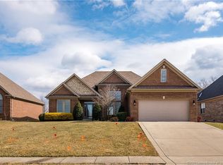 187 Willowshore Dr, Scottsburg, IN 47170