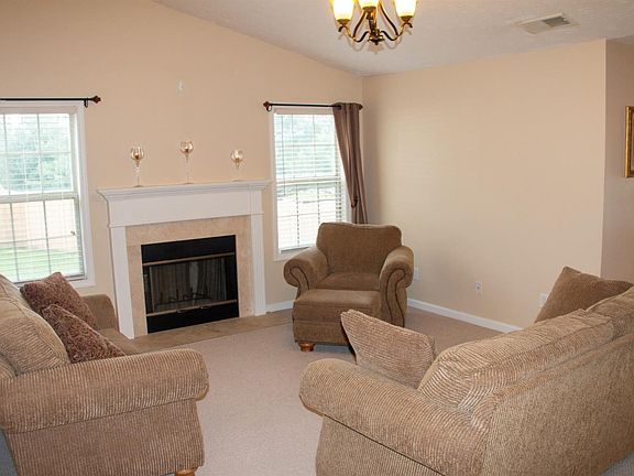 5th image of 107 Tallis Ct