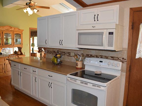 2nd image of 5404 Oakwood Dr