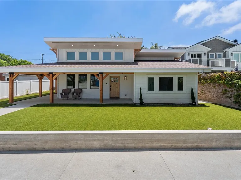 1208 E Maple Ave #A — Photo 2