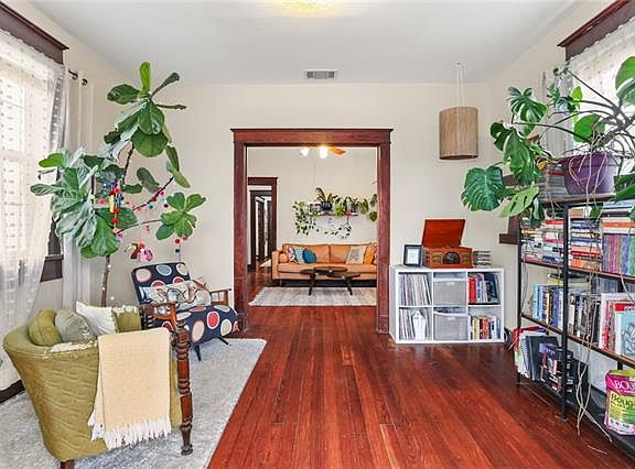 3rd image of 8534 Apricot St