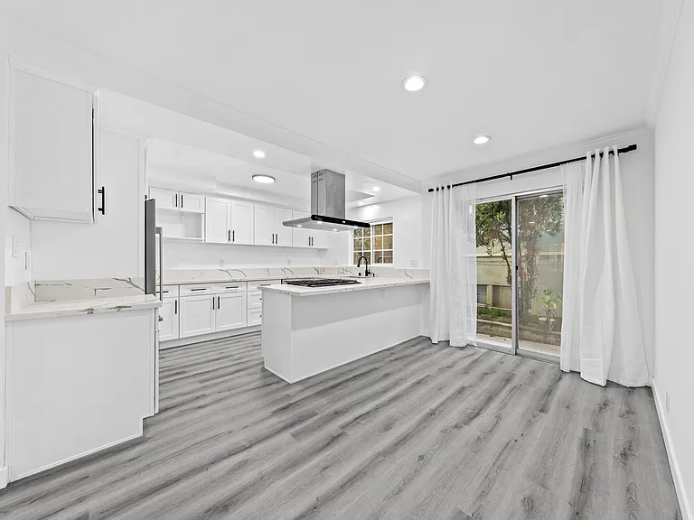 1102 Euclid St #1 — Photo 5