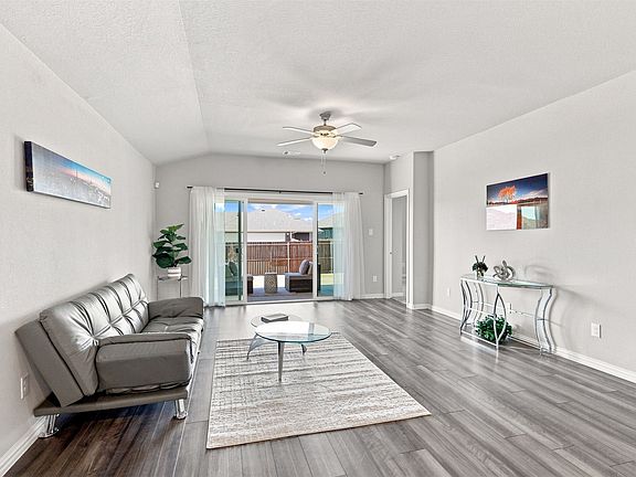 2nd image of 2848 Fox Trail Ln