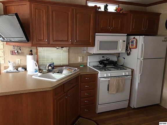 3rd image of 4229 E Parkway Lot 208