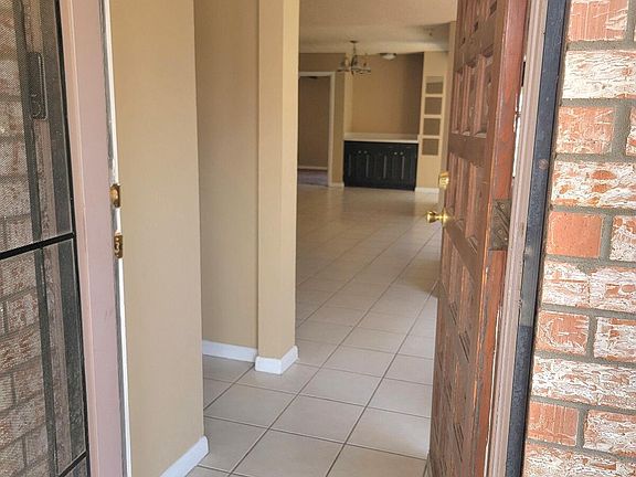 3rd image of 6609 Amposta Dr
