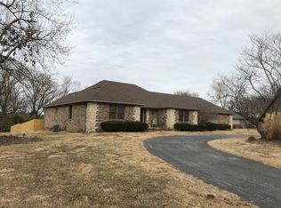6261 S Glenridge Dr, Springfield, MO 65804
