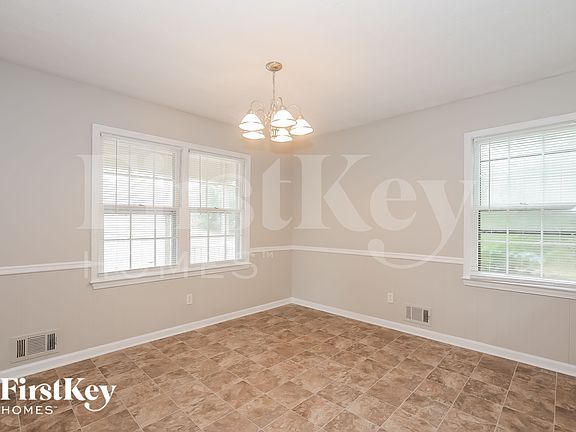 5th image of 1726 Knight Cir