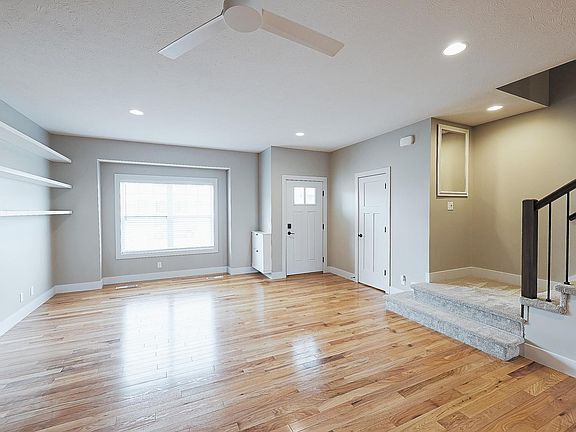 5th image of 7218 Kentwell Ln