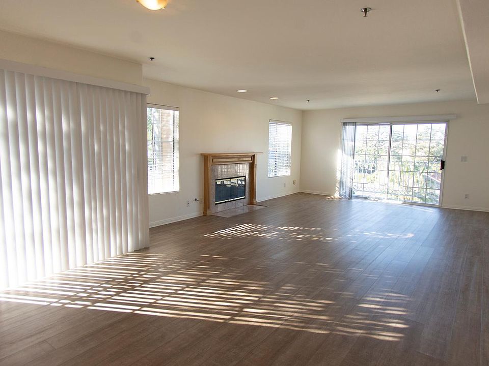 1st image of 9812 Vidor Dr APT 401