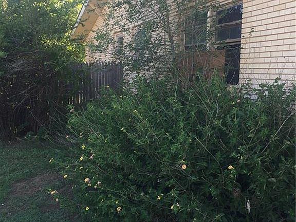 2nd image of 3102 E Auburn St