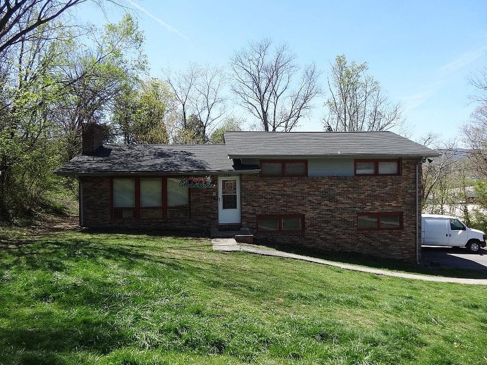 1st image of 1721 Whispering Hills Dr