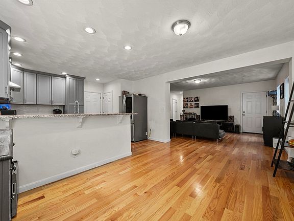 5th image of 55 Cherry St #1