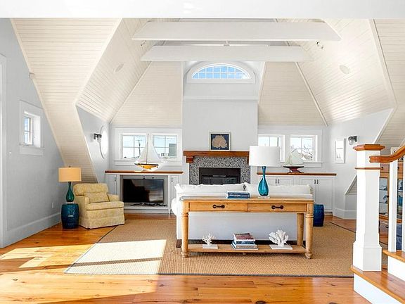 4th image of 140 Tuckerman Ave