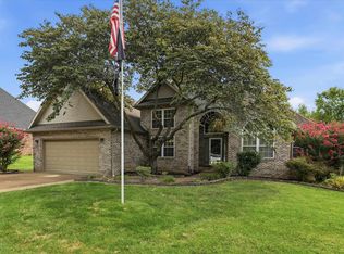 8721 Clear Creek Dr, Evansville, IN 47711