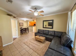 1142 SW 9th Rd APT 203, Gainesville, FL 32601