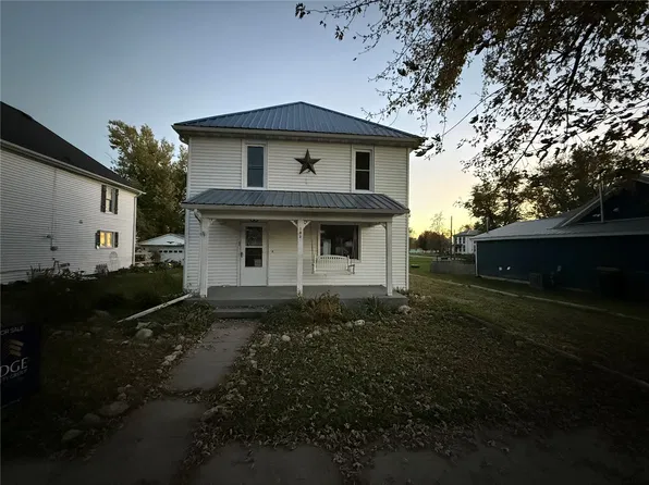 102 E Madison St, Brighton, IA 52540