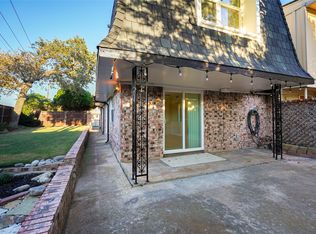 2825 Summit View Dr, Bedford, TX 76021