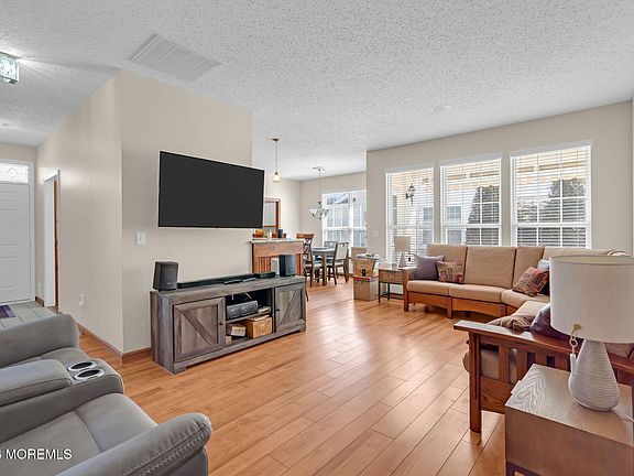 4th image of 37 Butler Avenue