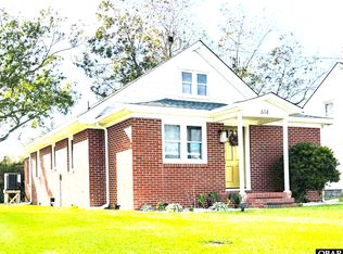 614 Croatan Ave, Manteo, NC 27954