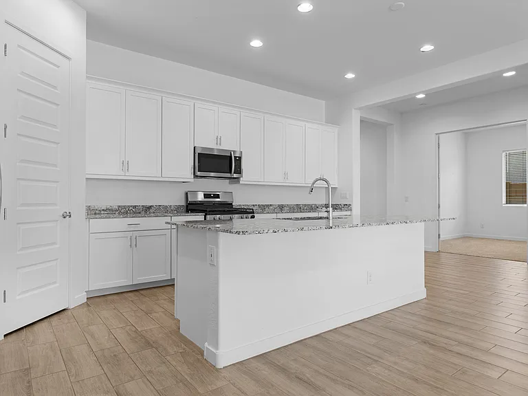 20132 W Catalina Dr — Photo 6