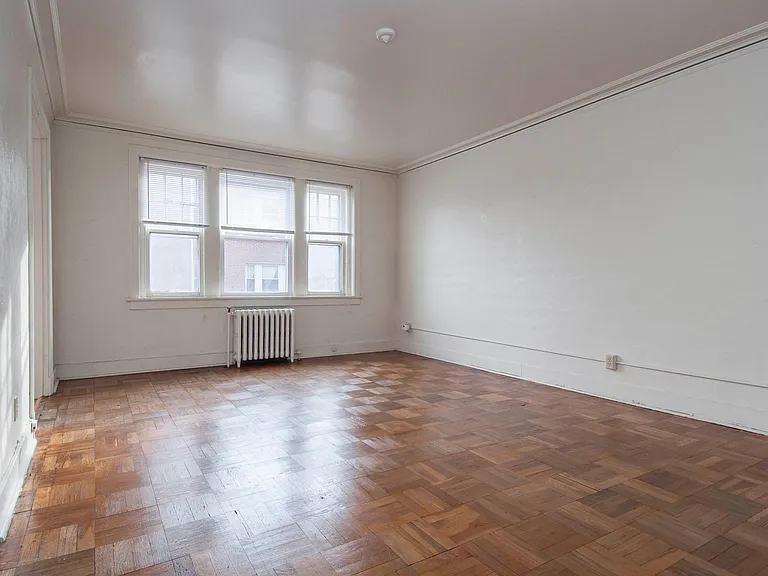 5646 Hobart St #6 — Photo 14