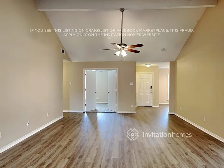 2306 Lakeshore Ln — Photo 3
