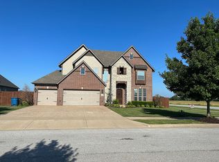 6007 SW Broadway St, Bentonville, AR 72713