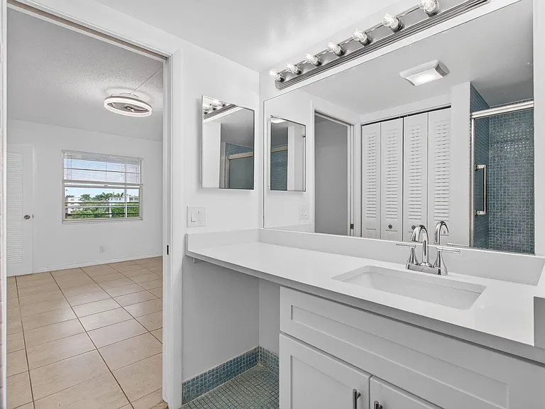 4028 Hythe Pl #B — Photo 39