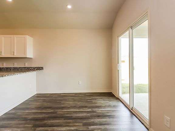 5th image of 5588 Fox Bluff Dr