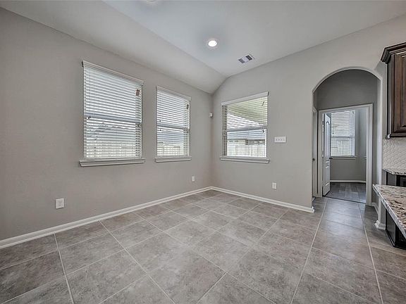 3rd image of 115 Mayhaven Ct