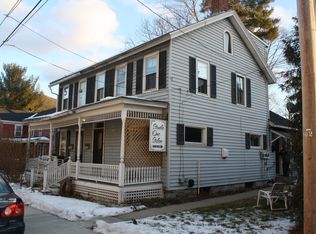 10 Dresser Ave, Great Barrington, MA 01230