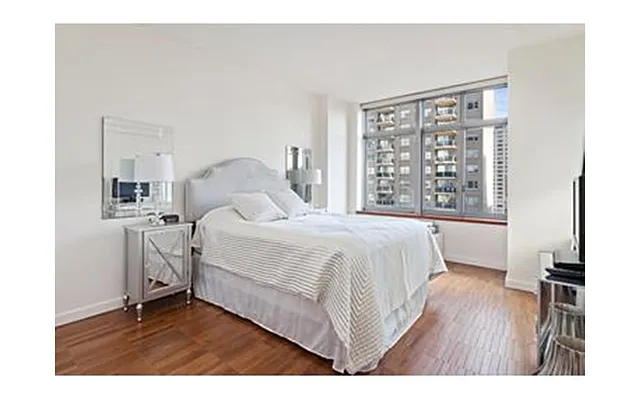 Rented by Douglas Elliman | media 14