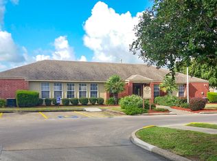 905 N Avenue J #1402, Freeport, TX 77541