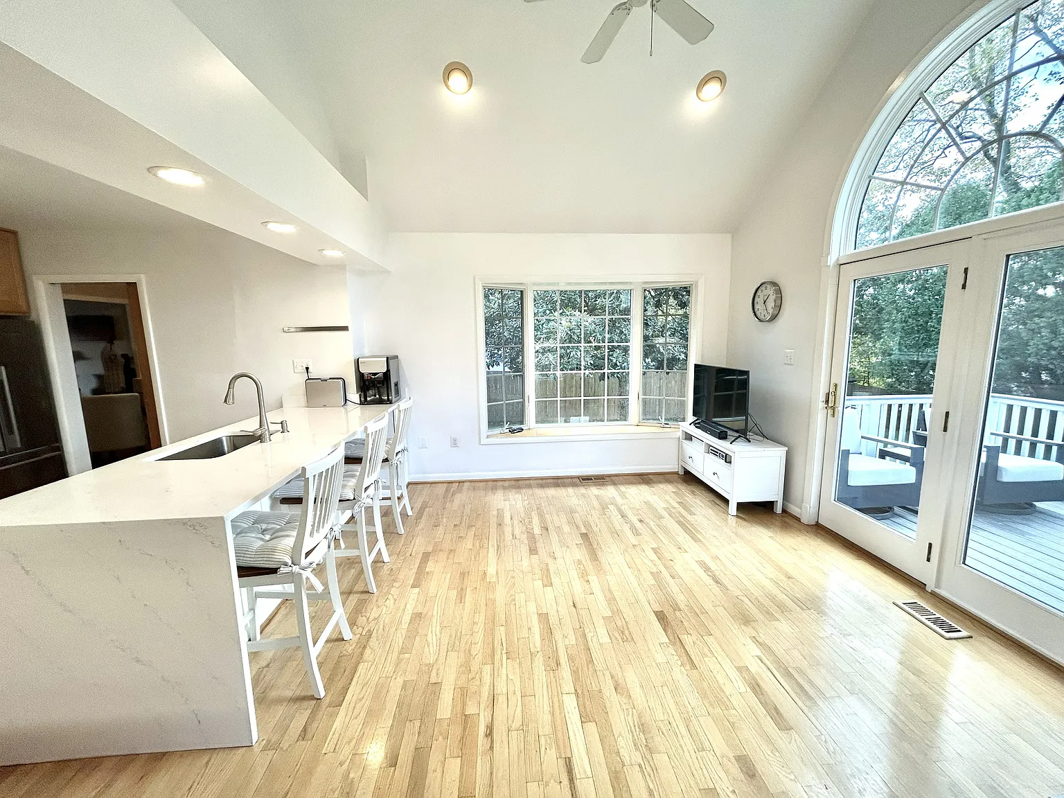 1808 Lansing Court — Photo 3