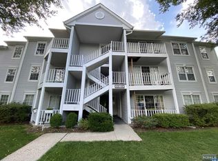 413 Poets Way, Mahwah, NJ 07430