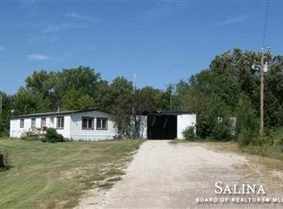 737 N Cunningham Rd, New Cambria, KS 67470