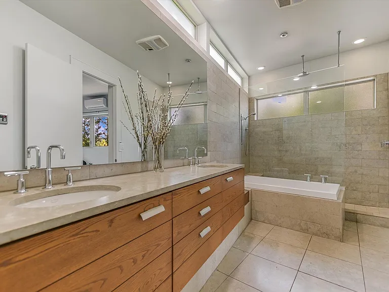 2109 Nickerson St — Photo 12