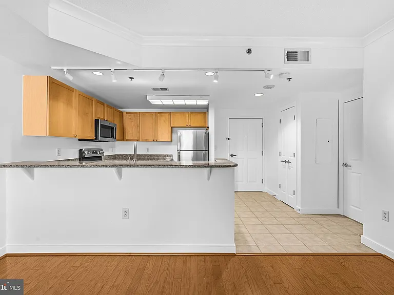 777 7th St NW #1003 — Photo 11