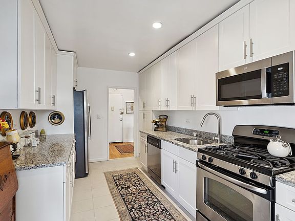 3rd image of 23-55 Bell Blvd #6H