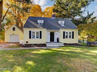 20 Surrey Rd, Glenville, NY 12302