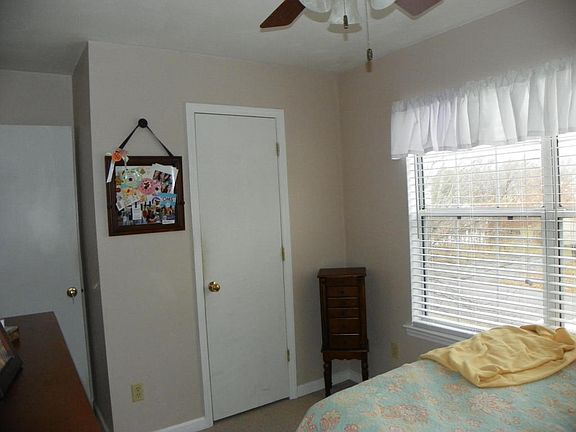 4th image of 841 Orlando Ave
